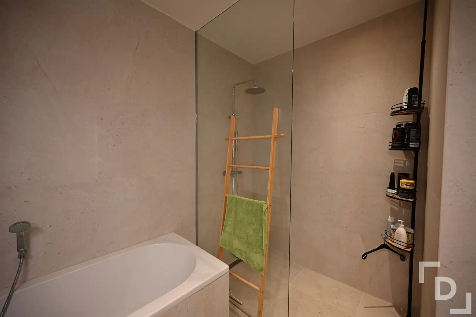 Energiezuinige en ruim nieuwbouwappartement te huur in centrum Langemark foto 11