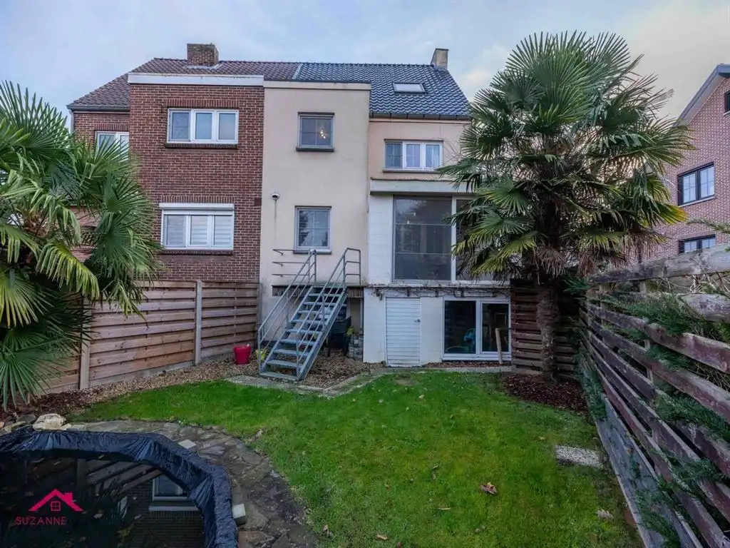 Gezellige en instapklare, half vrijstaande woning met veranda foto 4