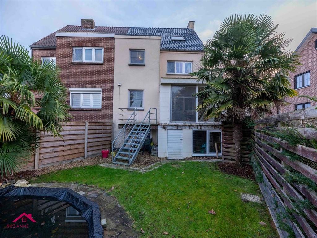 Gezellige en instapklare, half vrijstaande woning met veranda foto 4