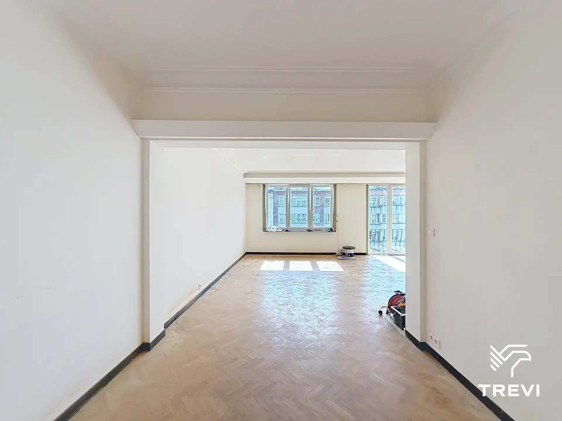  Licht appartement met 2 slaapkamers + parkeerplaats   foto 5