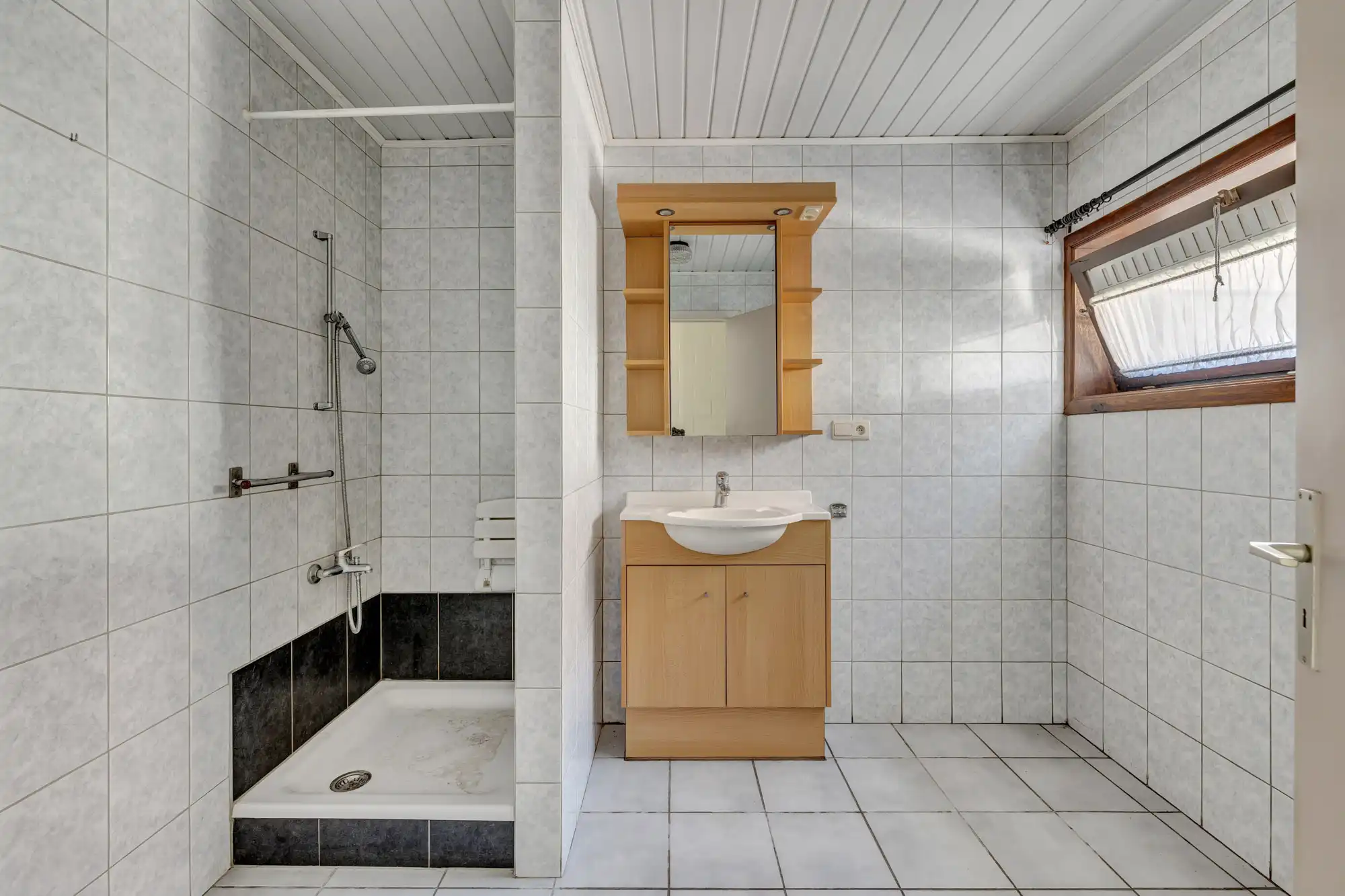 Te renoveren woning met tal van mogelijkheden foto 10