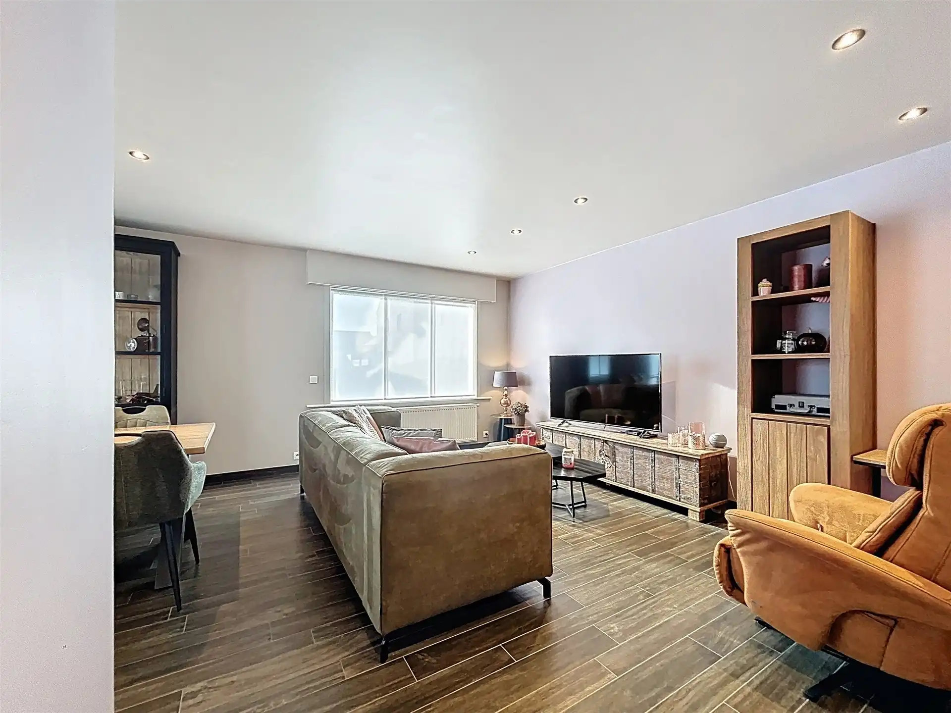 Ruime Gezinswoning met 4 Slaapkamers in De Klinge foto 3