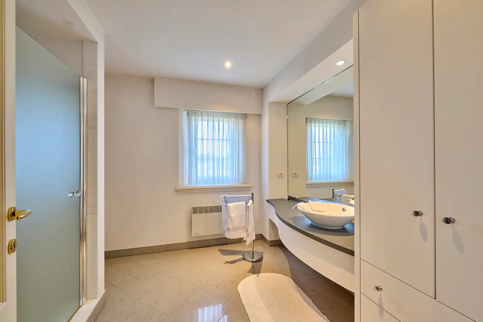 Exclusieve villa met bijgebouwen op 6.660m² grond foto 20