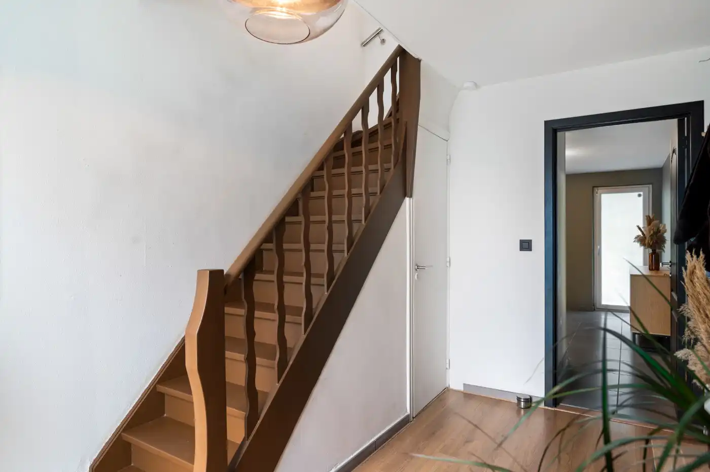 Instapklare bel-etage met 2 slpk, garage én gezellige tuin foto 16