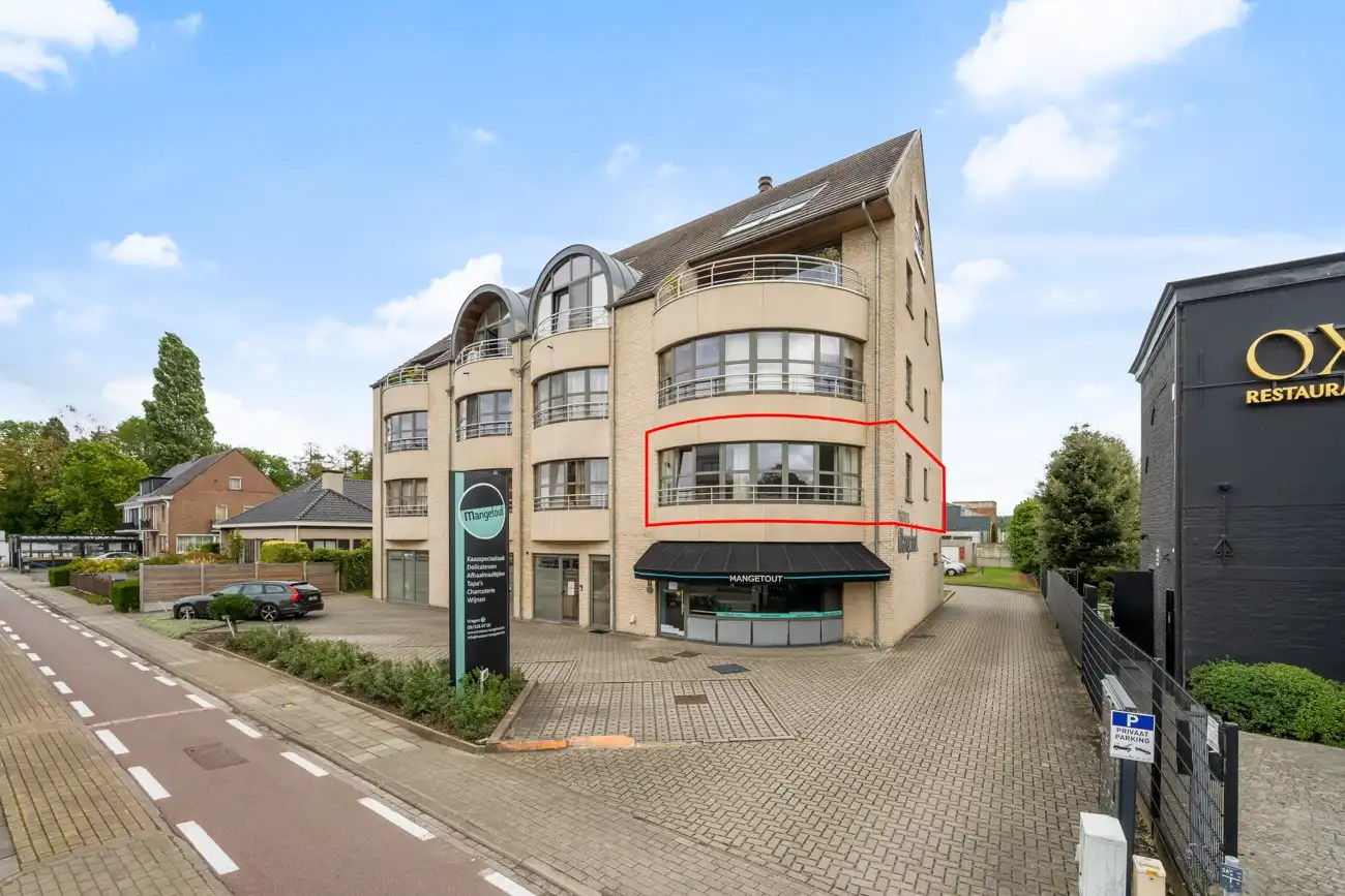 Ruim en lichtrijk appartement met ruime garage in het centrum Lochristi! foto 17