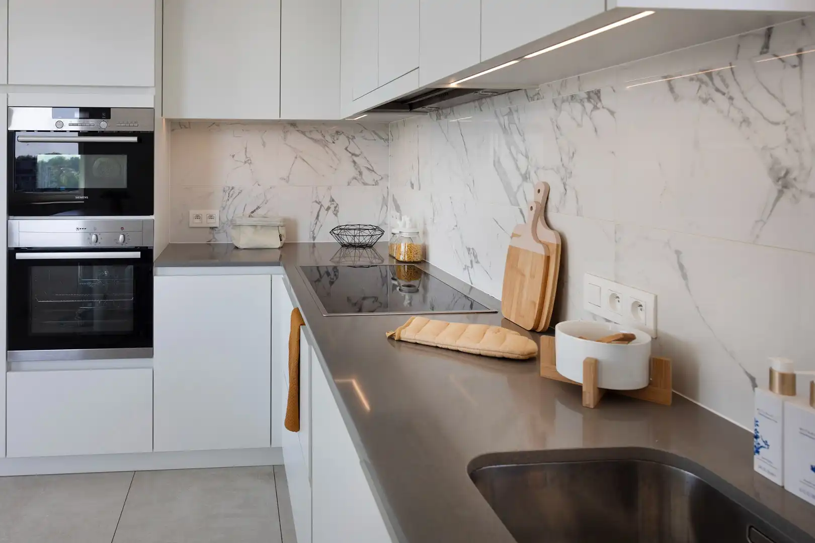 Lichtrijk wonen op de 5de verd. van een iconische woontoren. foto 9