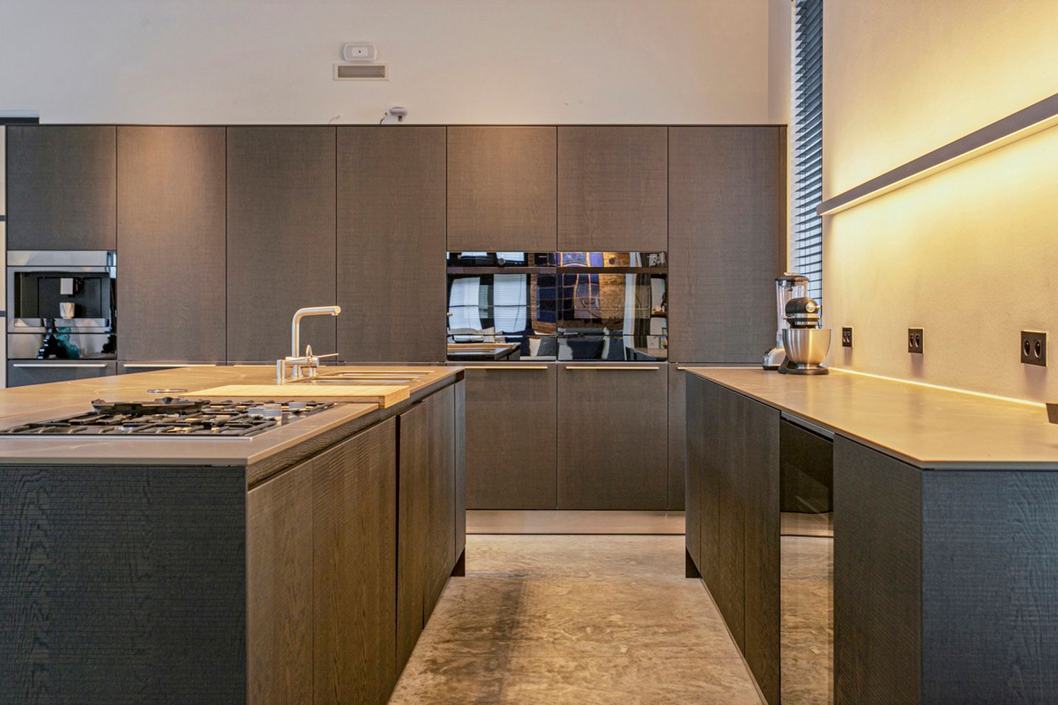 LUXUEUS EN EXCLUSIEF LANDHUIS  MET PARKTUIN.  foto 10