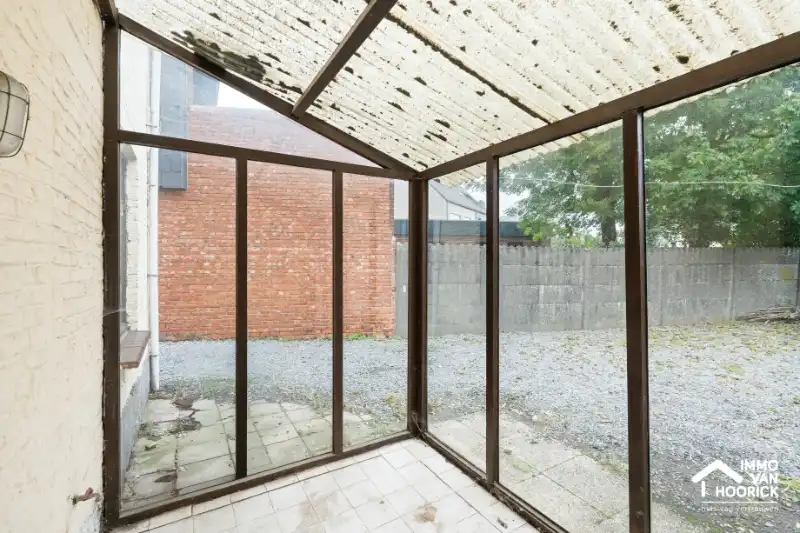 Te renoveren woning aan de stadsrand op 390m² grondoppervlak! foto 14