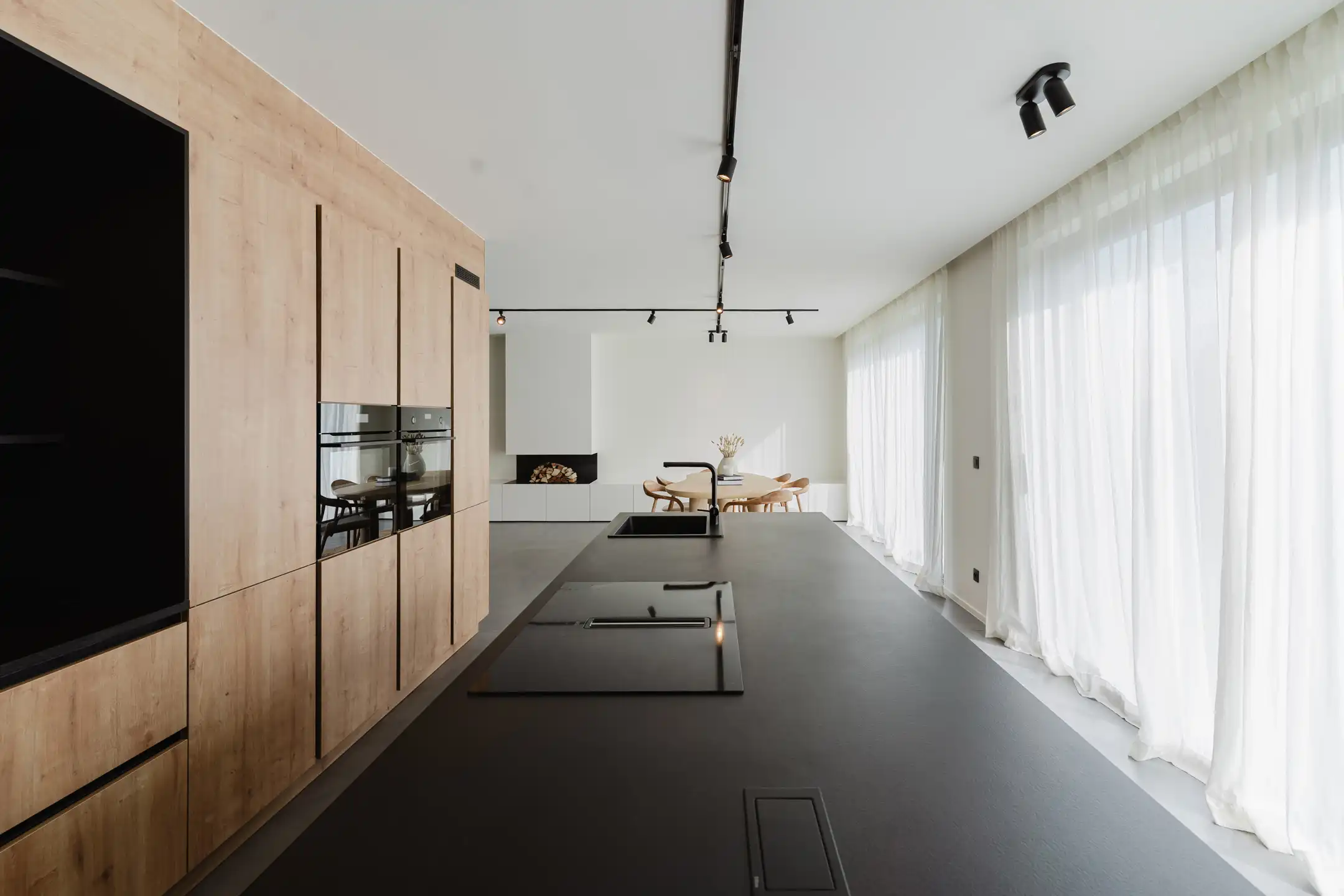 Modernistische woning met 4 slaapkamers en tuin te Drongen foto 6