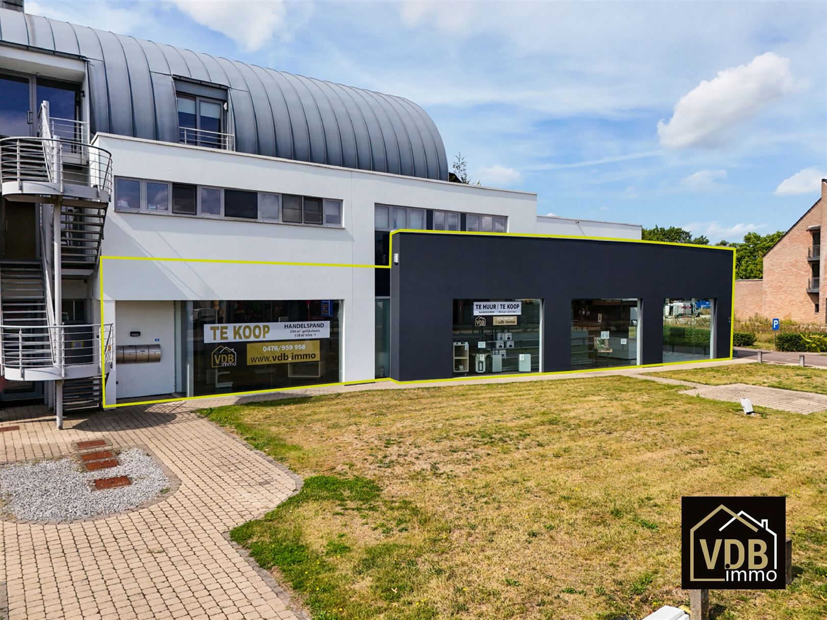 Commercieel gebouw op toplocatie geschikt voor vele doeleinden: kantoor, kleinhandel, groothandel... foto 3
