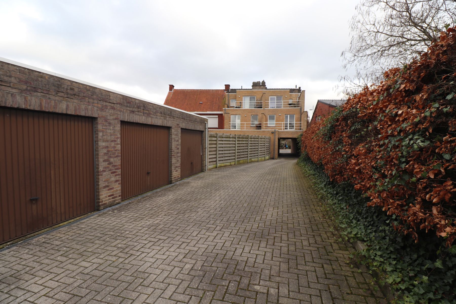 Een appartement op de 1ste verdieping met 2 slaapkamers, terras en garage. foto 11