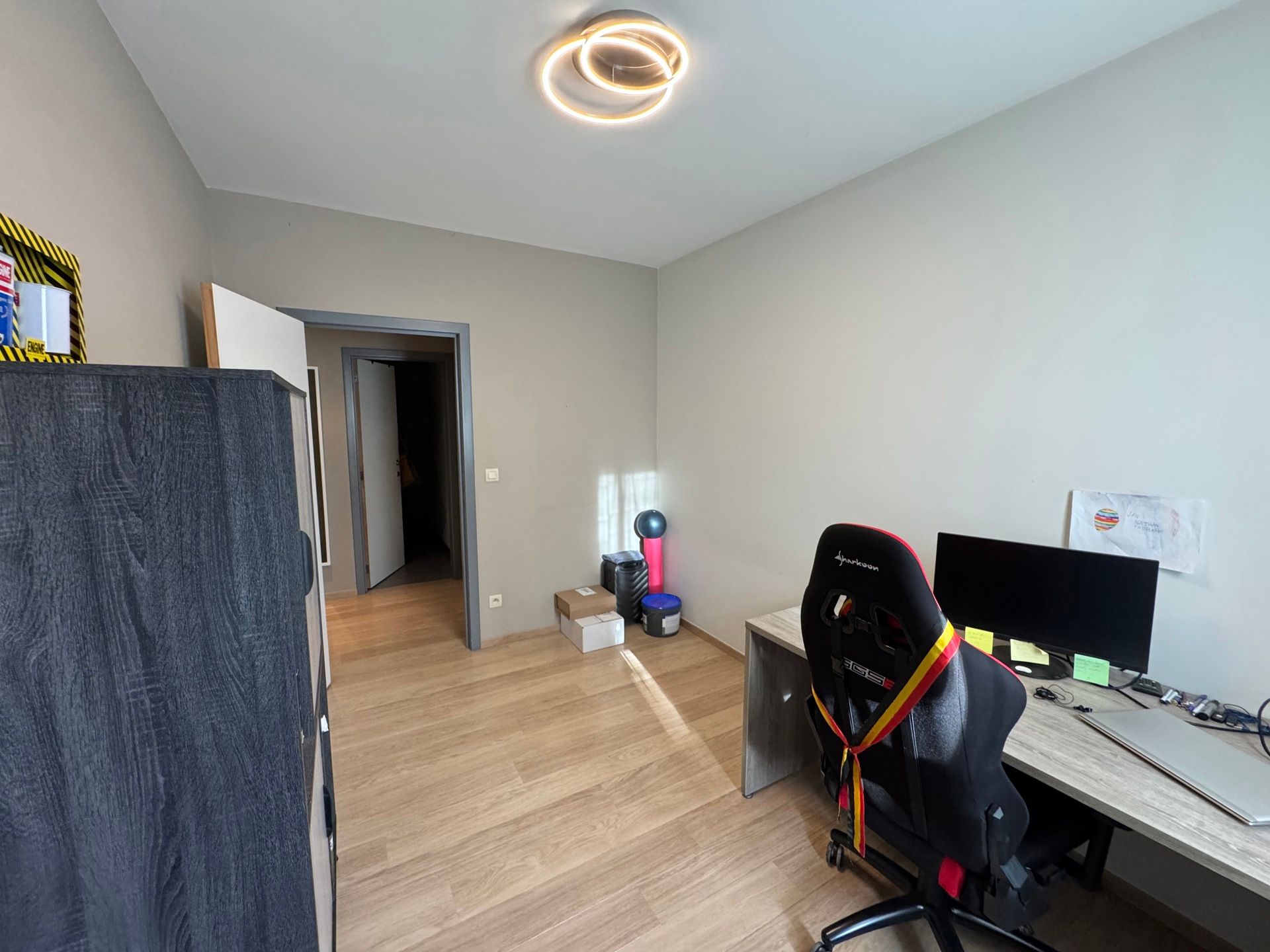 Ruim gelijkvloers 3 slpk appartement met terras en zicht op groen in hartje Bornem foto 3