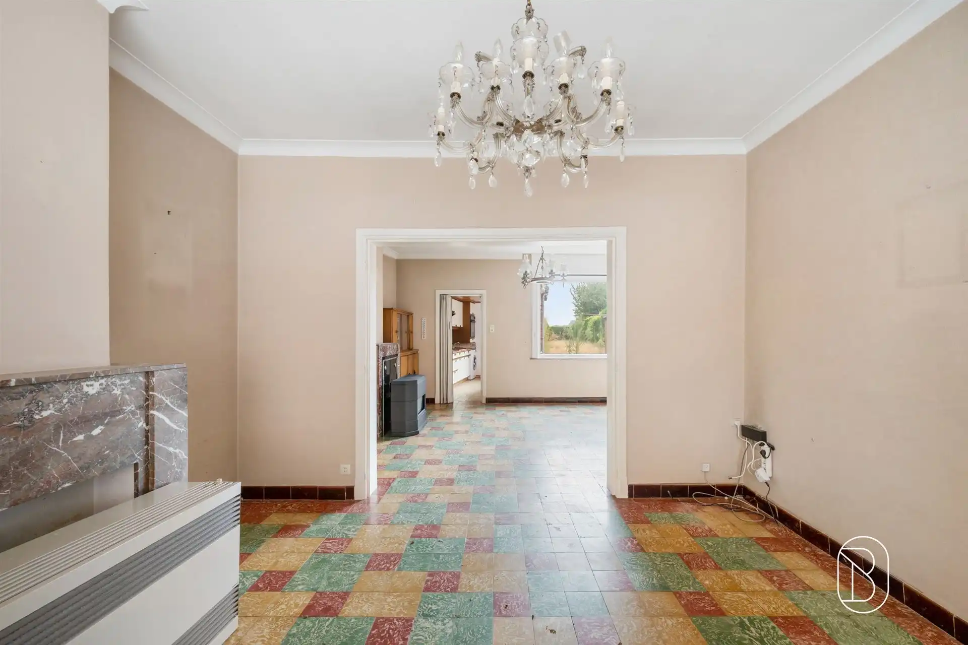 Te renoveren gezinswoning met 3 slaapkamers en grote tuin! foto 6