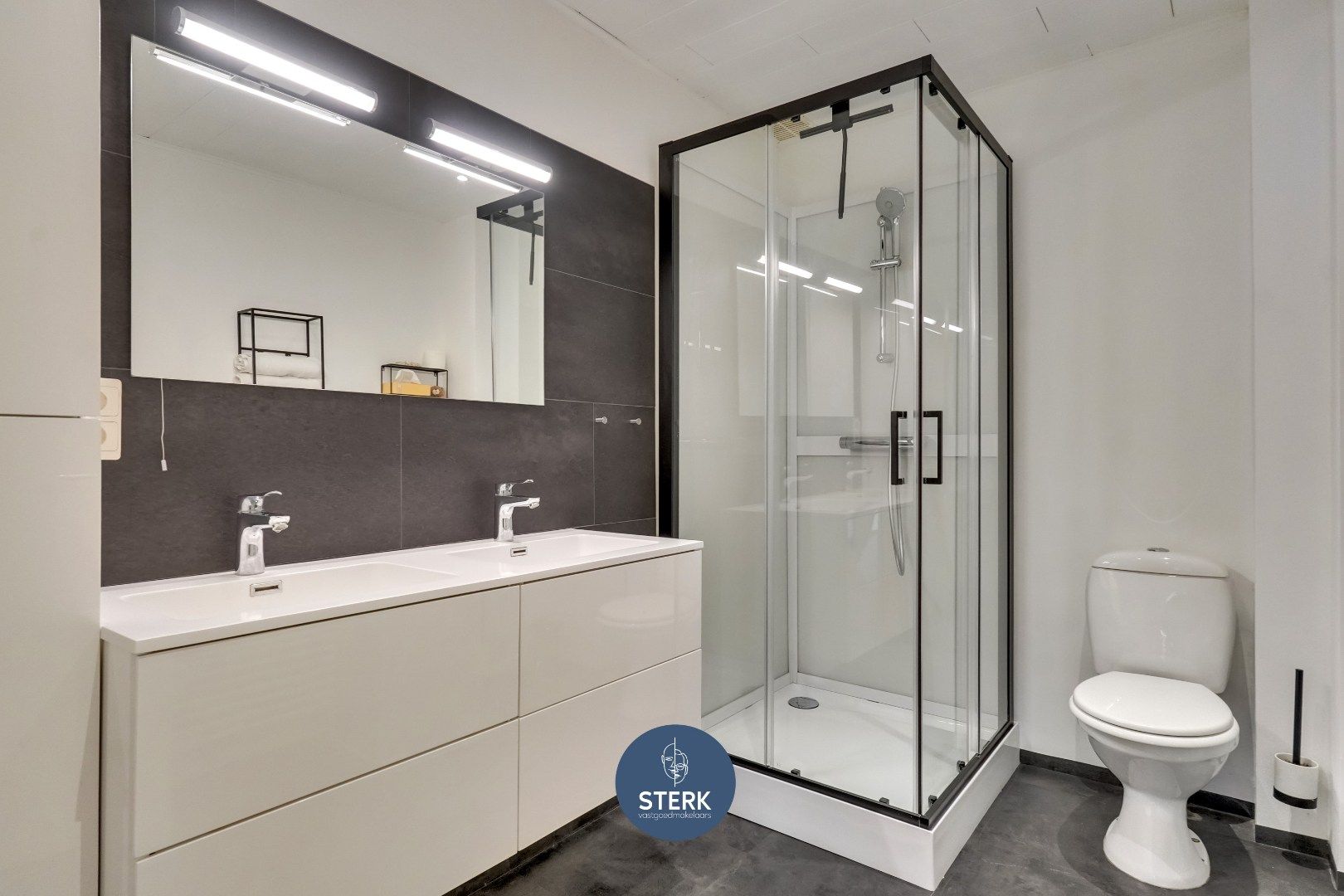 GELIJKVLOERSE WONING MET 4 SLPKS, 2 BADKAMERS EN GROTE TUIN TE ZUTENDAAL !  foto 16