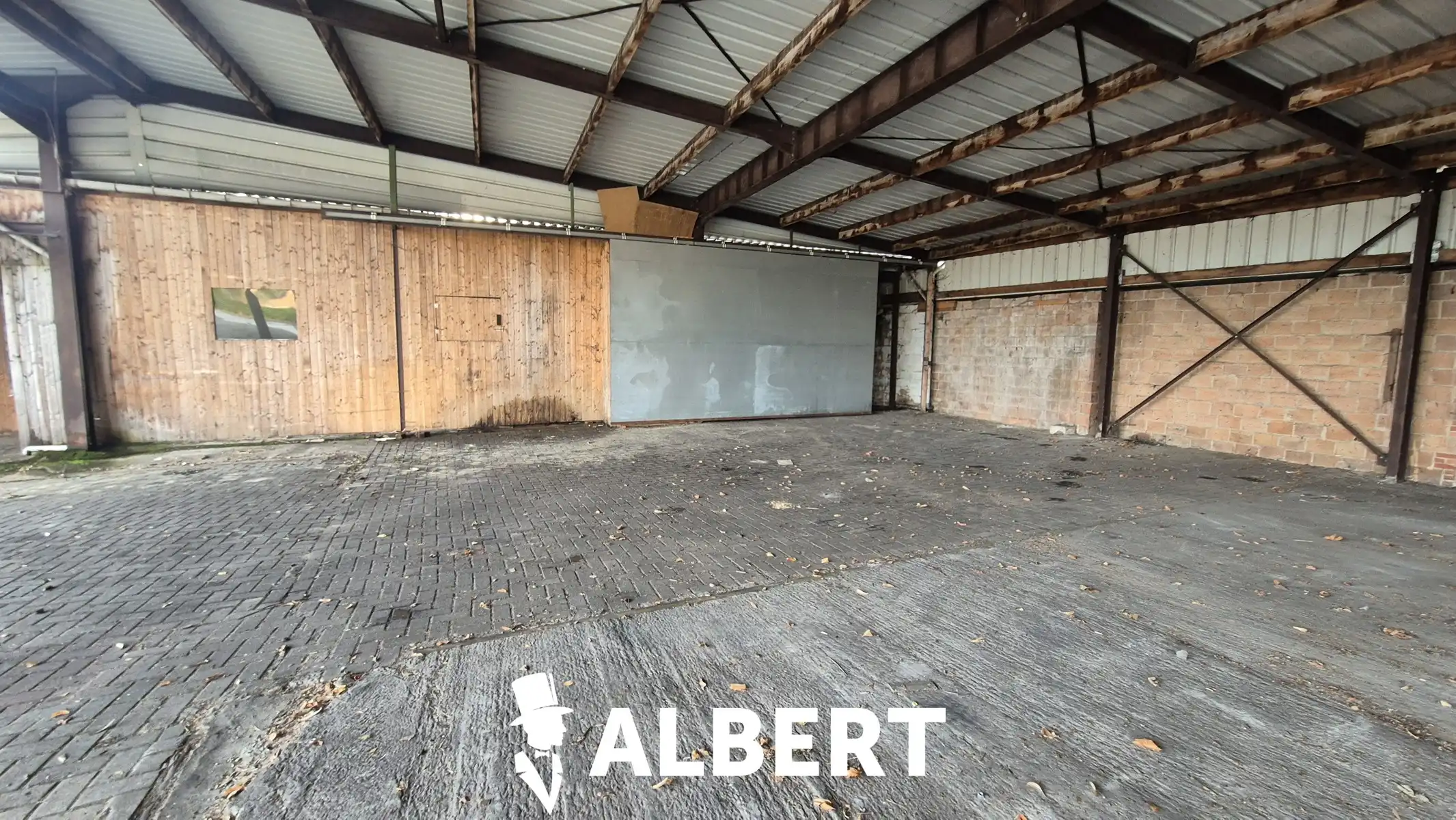 Unit 4 : gesloten loods met afdaken foto 2