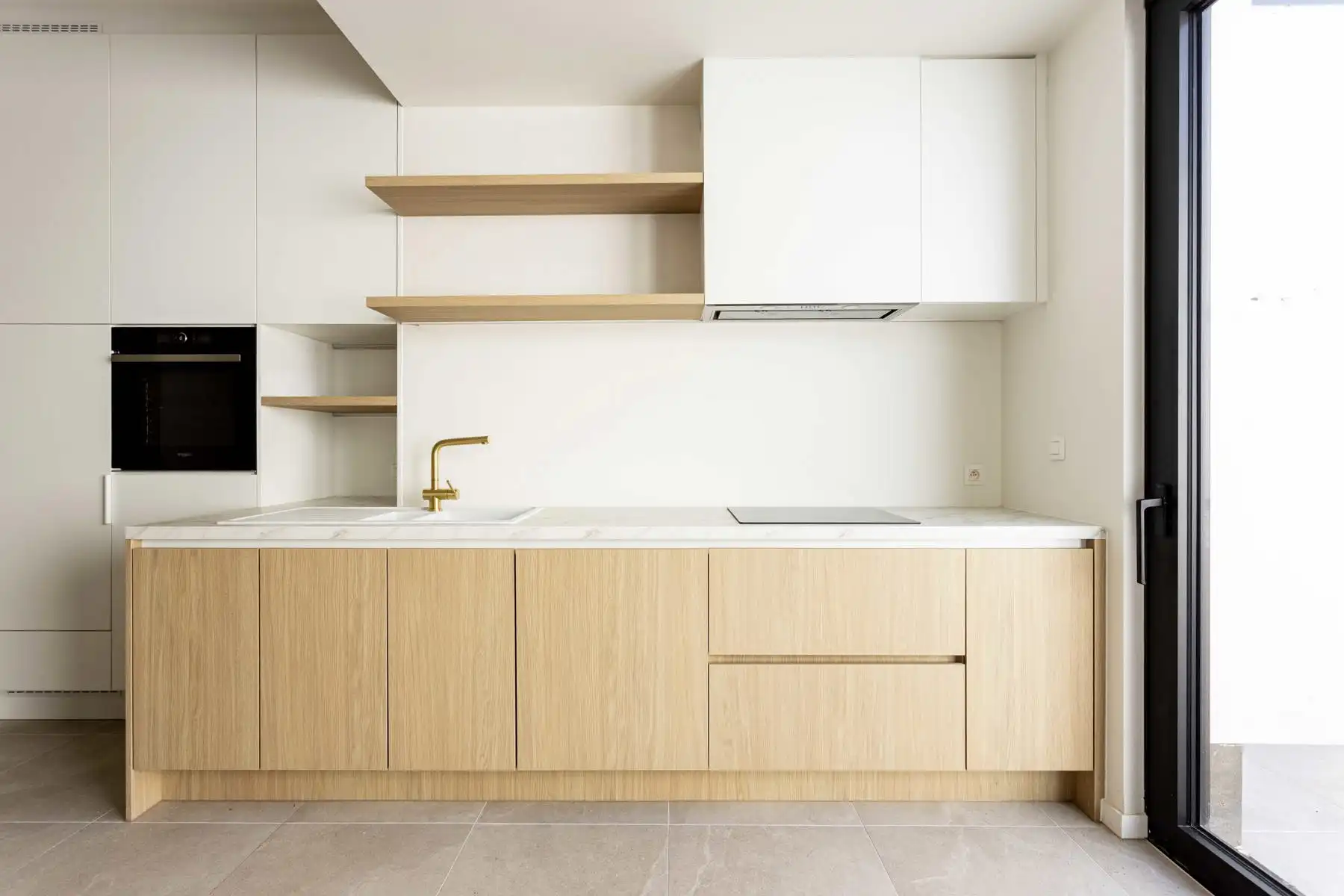 Kwalitatief gerenoveerde woning in centrum Aalst. foto 9