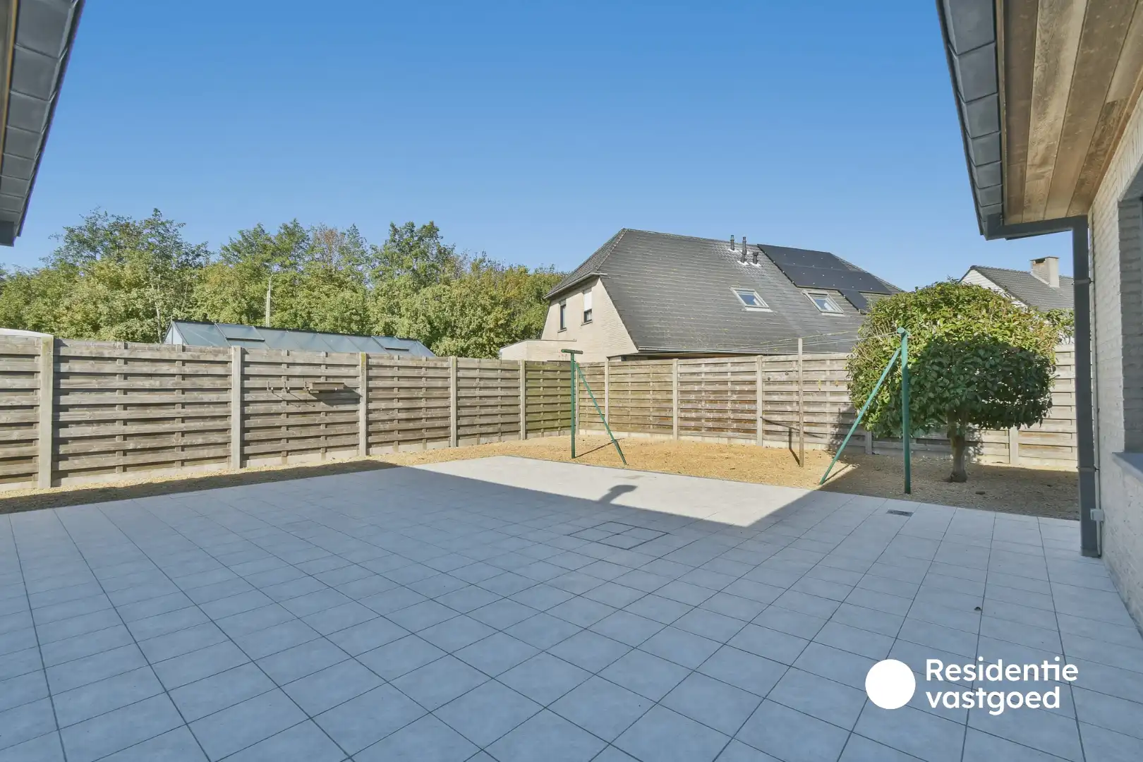 Verzorgde alleenstaande bungalow met tuin, garage en groot terras in het rustige Ettelgem foto 15