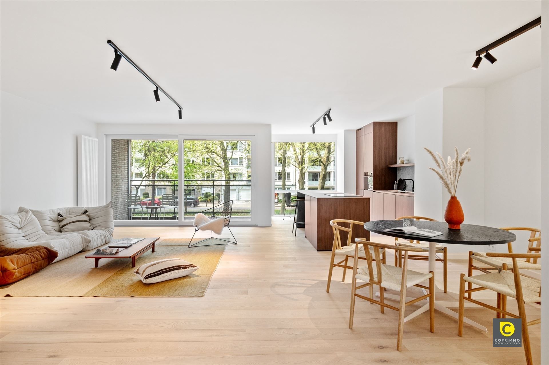 Prachtig gerenoveerd 3 slaapkamer appartement met 2 terrassen te Fruithoflaan! foto {{pictureIndex}}