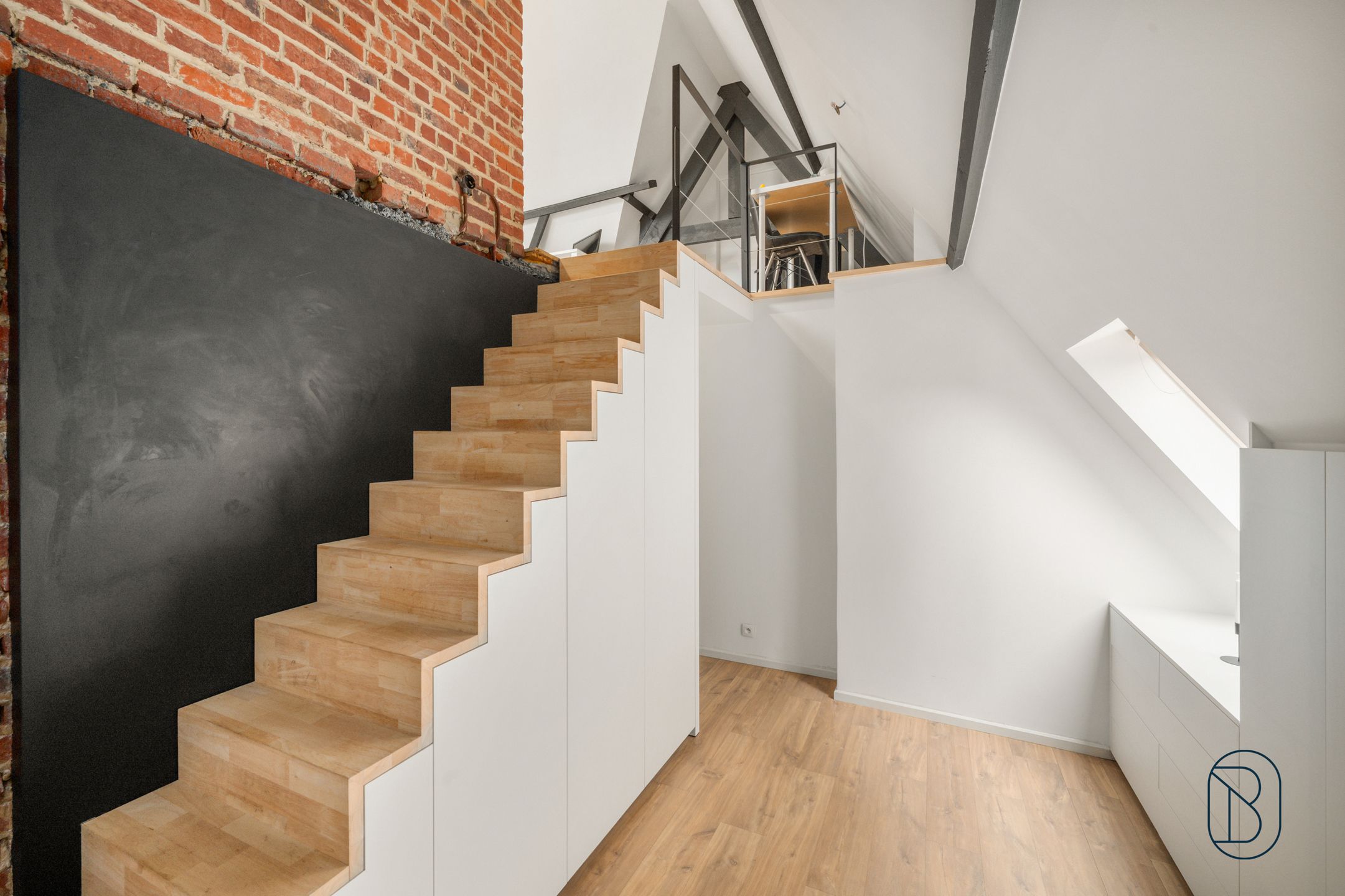 Stijlvolle gerenoveerde woning met loods in Zwevegem foto 19