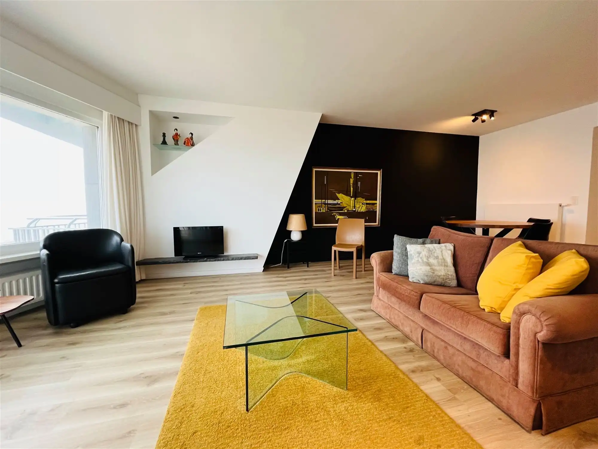 Luxueus, gemeubeld appartement met terras foto 3