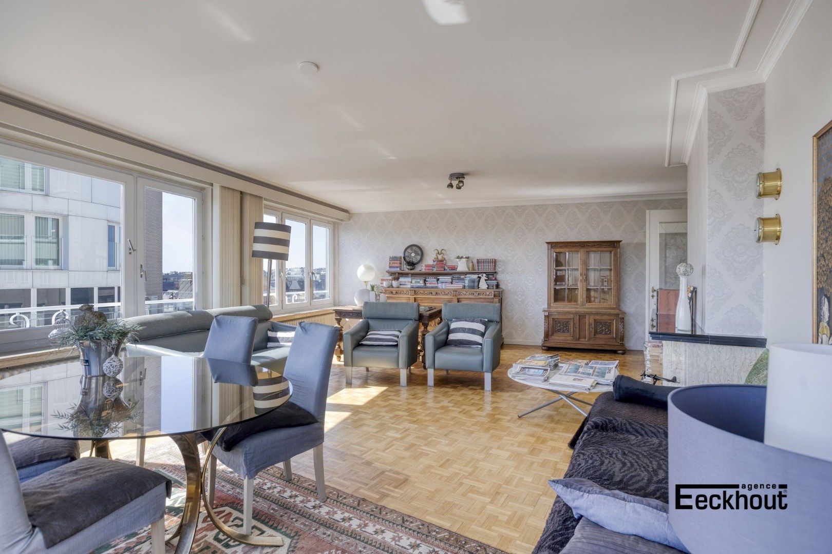 Uiterst ruim (154 m²) hoekappartement met frontaal zicht op de jachthaven te Oostende! foto 3