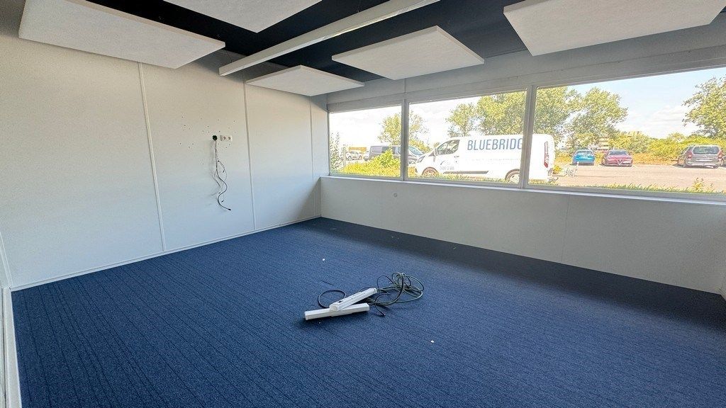 Magazijn met kantoor te huur nabij A12 in Aartselaar Business Estate foto 9