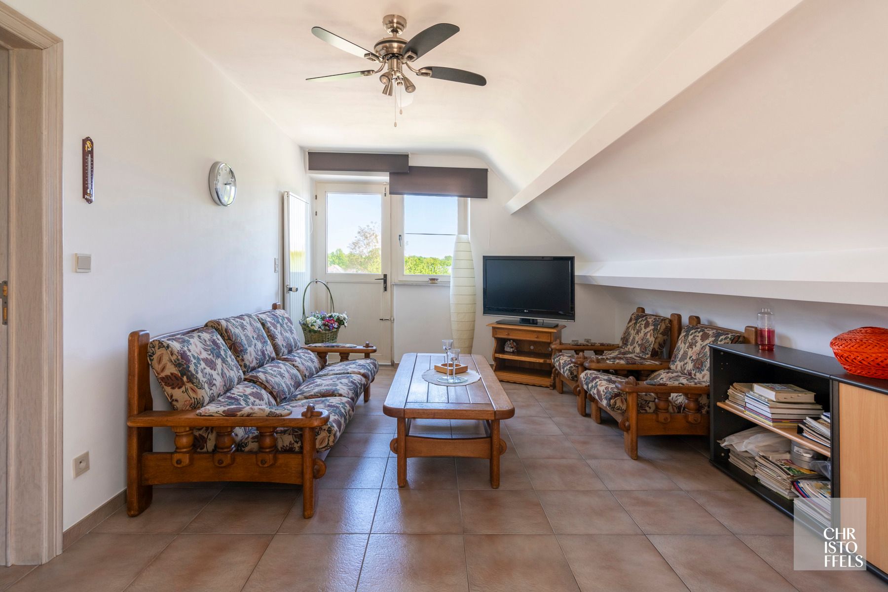 Zeer ruime woning met twee studio's op een perceel van 1950 m²! foto 20