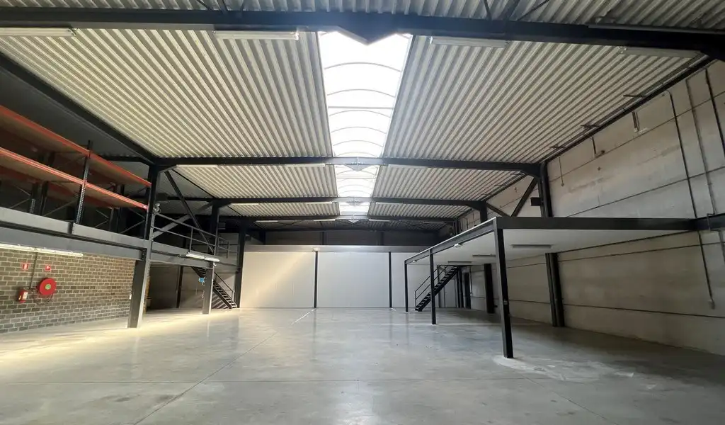 Bedrijfsgebouw met villa te huur langs  E17 in  Kruisem foto 4