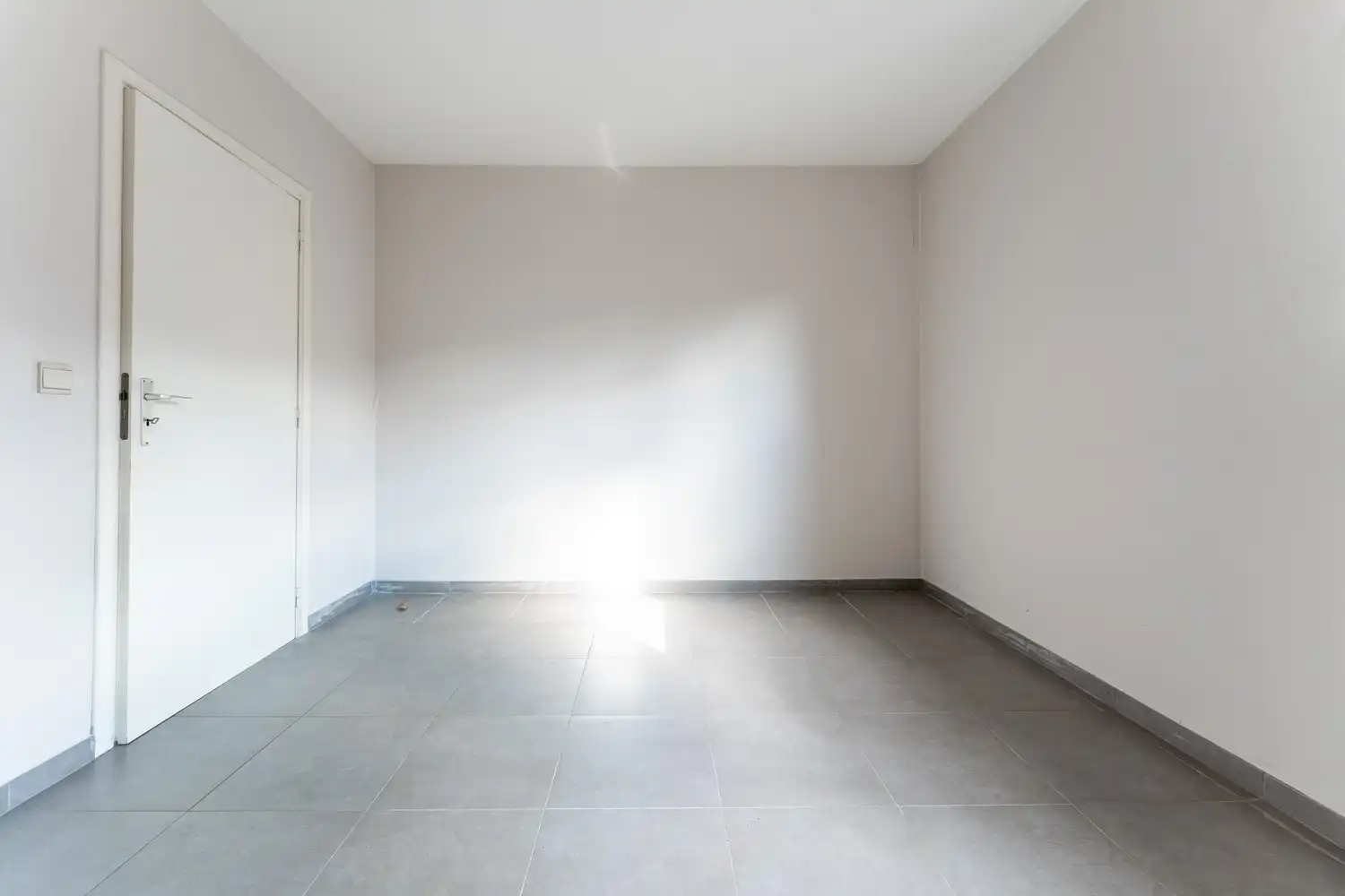 1 SLK APPARTEMENT OP EEN TOPLACTIE IN HET CENTRUM VAN NEERPELT IN EEN KLEINE BLOK MET LIFT EN EEN AFSLUITBARE GARAGE! foto 12