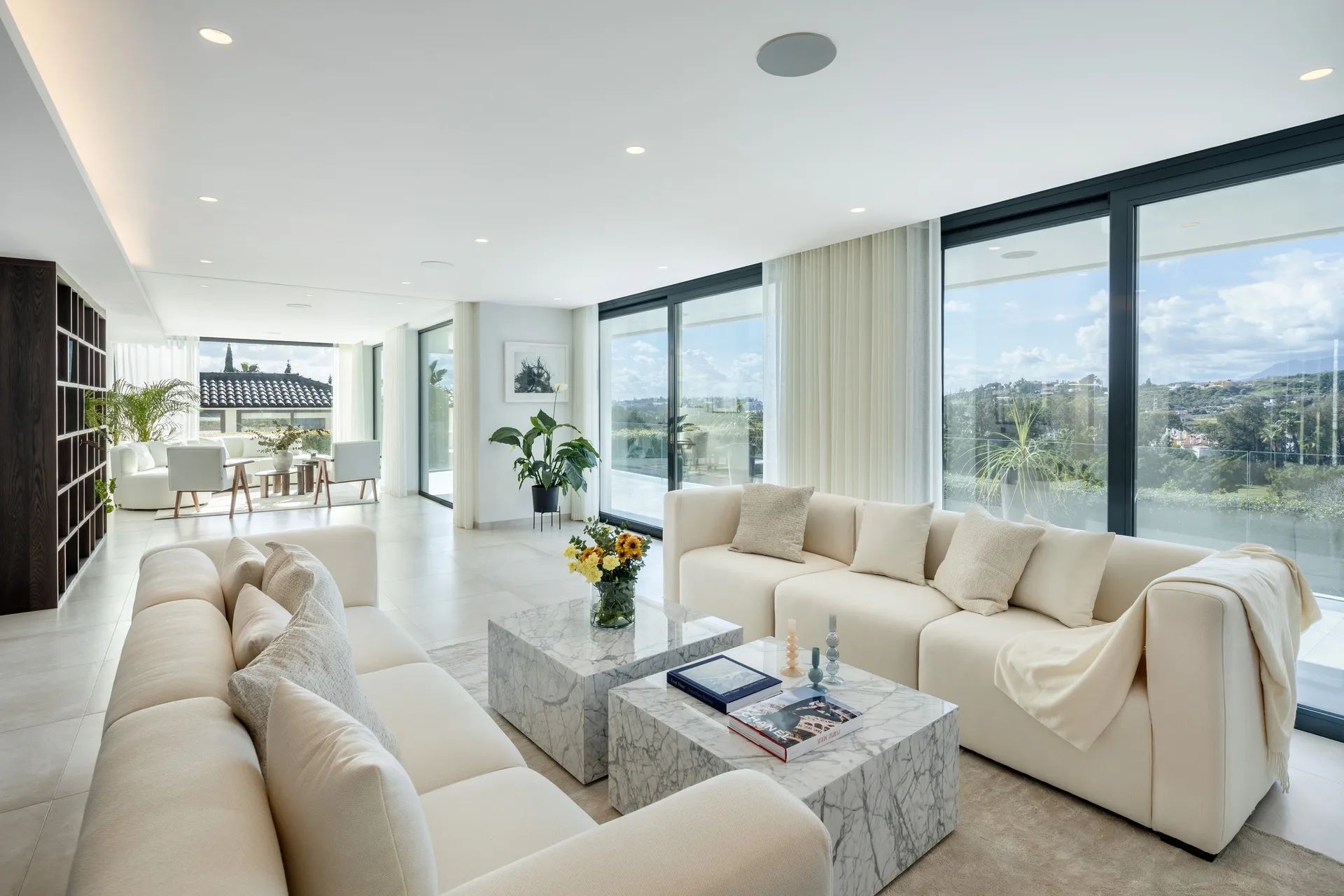 Moderne luxe aan de golfbaan – villa met adembenemend uitzicht in het hart van Nueva Andalucía foto 4