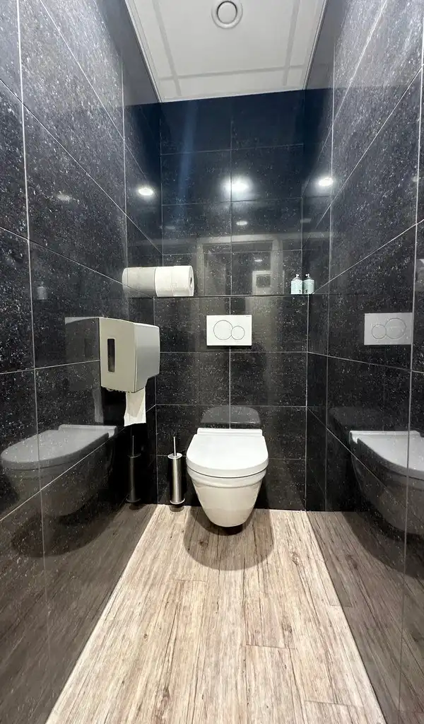 Instapklaar kantoor te huur aan de voorhaven in Gent foto 14