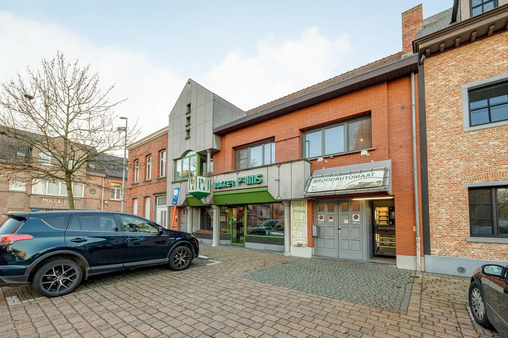 Handelsgelijkvloers op topligging!! foto {{pictureIndex}}