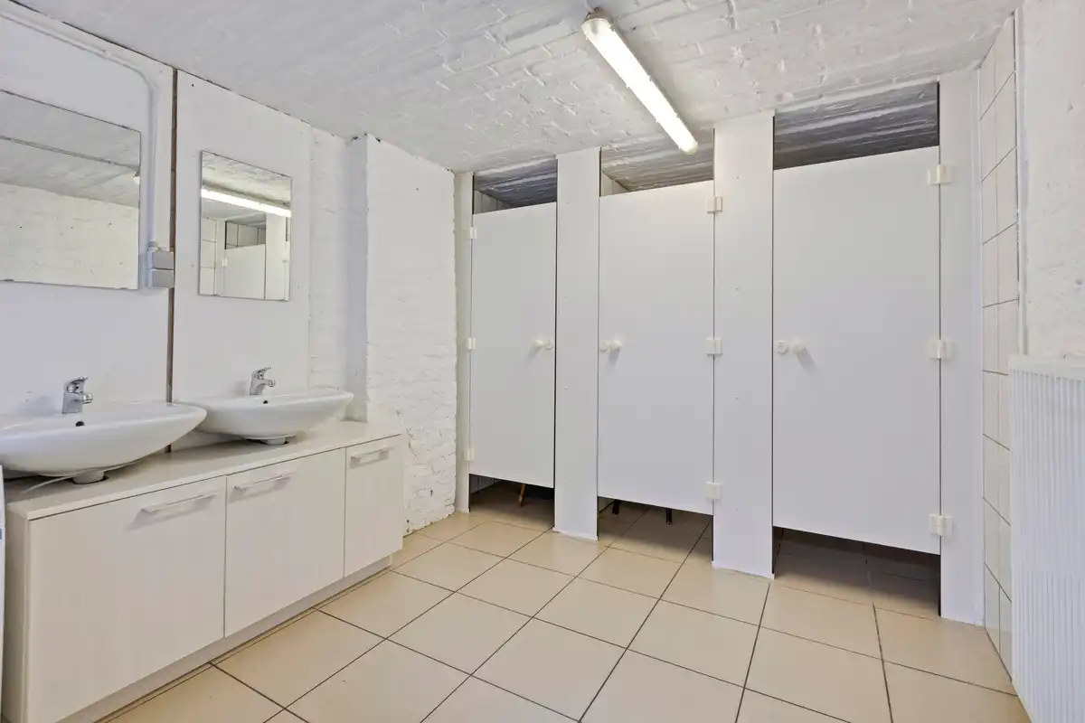 Ruime halfopen woning met tal van mogelijkheden  foto 12