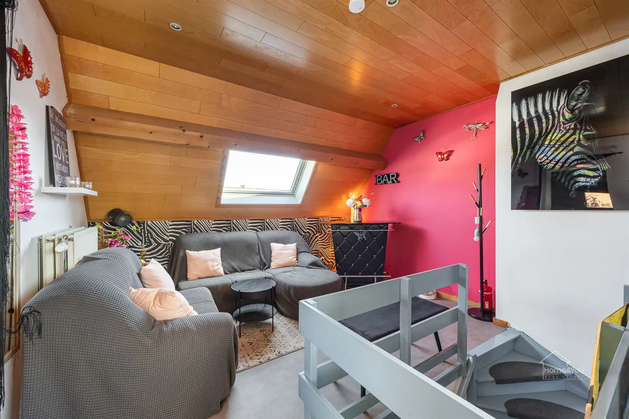 Instapklare halfopen bebouwing met zonnepanelen en ruime kelder foto 14