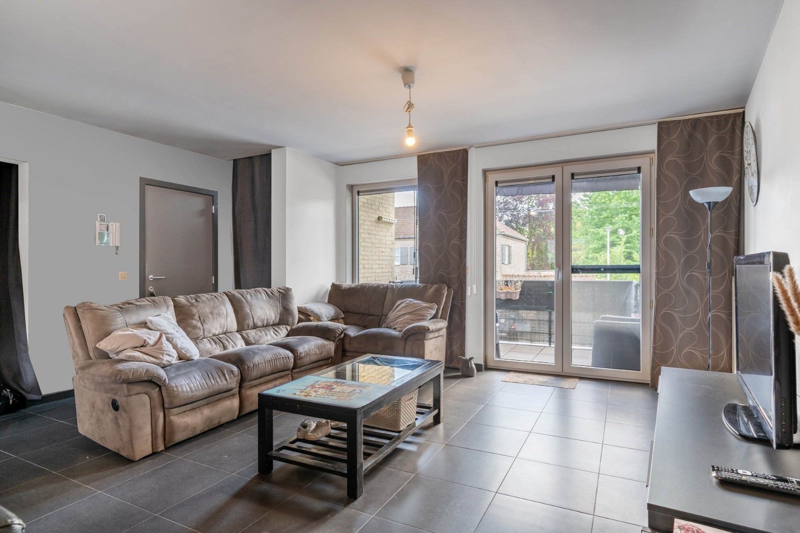 - IN OPTIE - Ruim en degelijk duplexappartement met drie slaapkamers, terras en autostandplaats in de dorpskern van Beverst foto 5