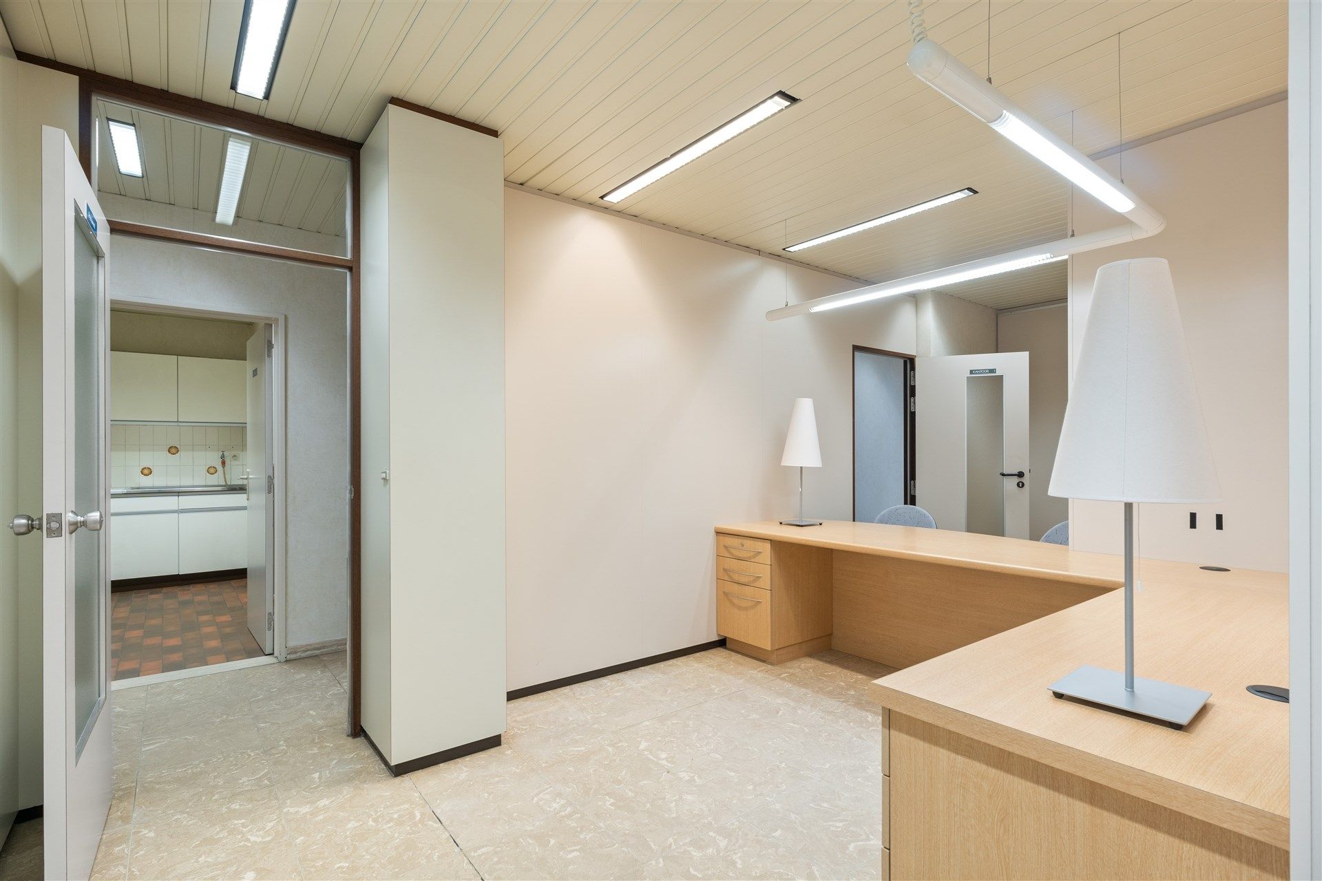 Handelspand met woonst, in centrum overmere met ruime parking en garage.  foto 8