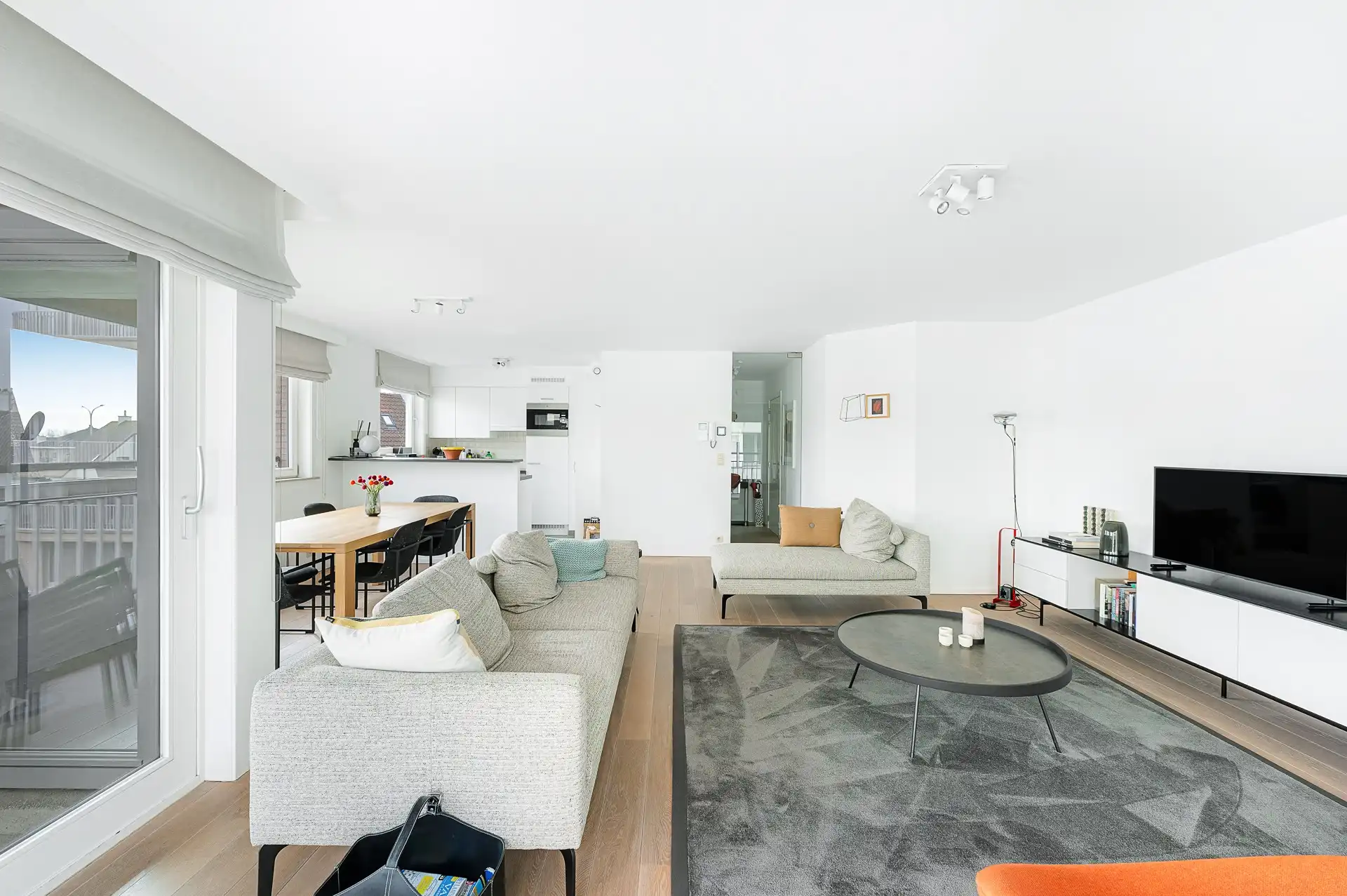 Ruim appartement met 3 slaapkamers in zijstraat van de zeedijk aan het Albertstrand foto 9