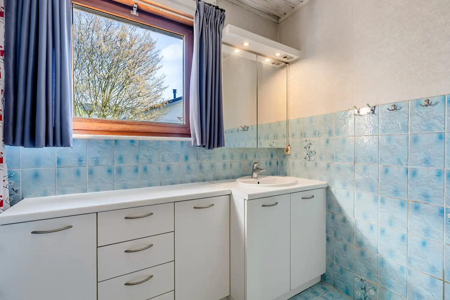 Rustig gelegen ruime gezinswoning met grote tuin en tal van mogelijkheden foto 16