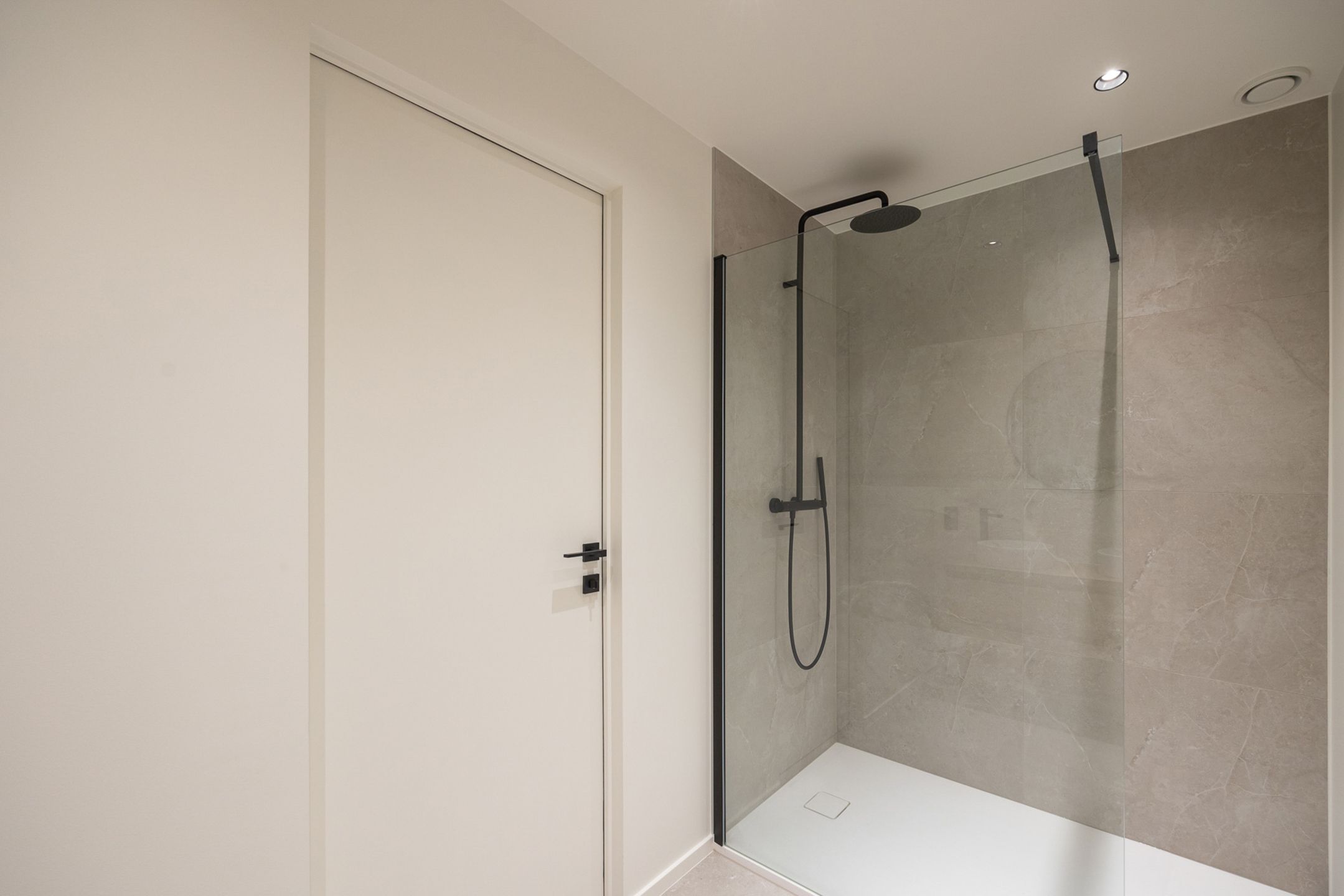 Prachtige duplexloft in project “Kanaal” van Axel Vervoordt. foto 14