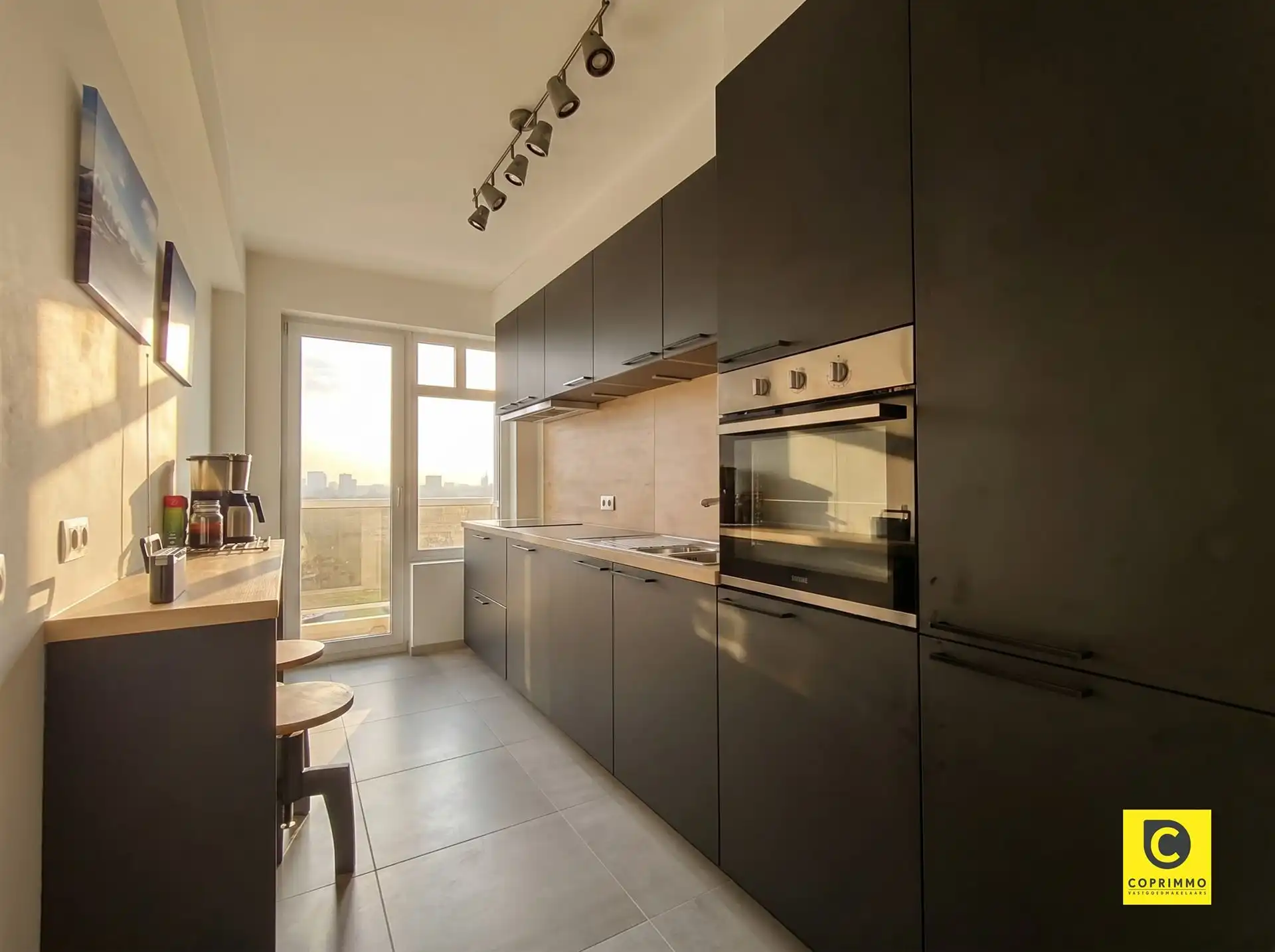 2 slaapkamer appartement met prachtig zicht! foto 13