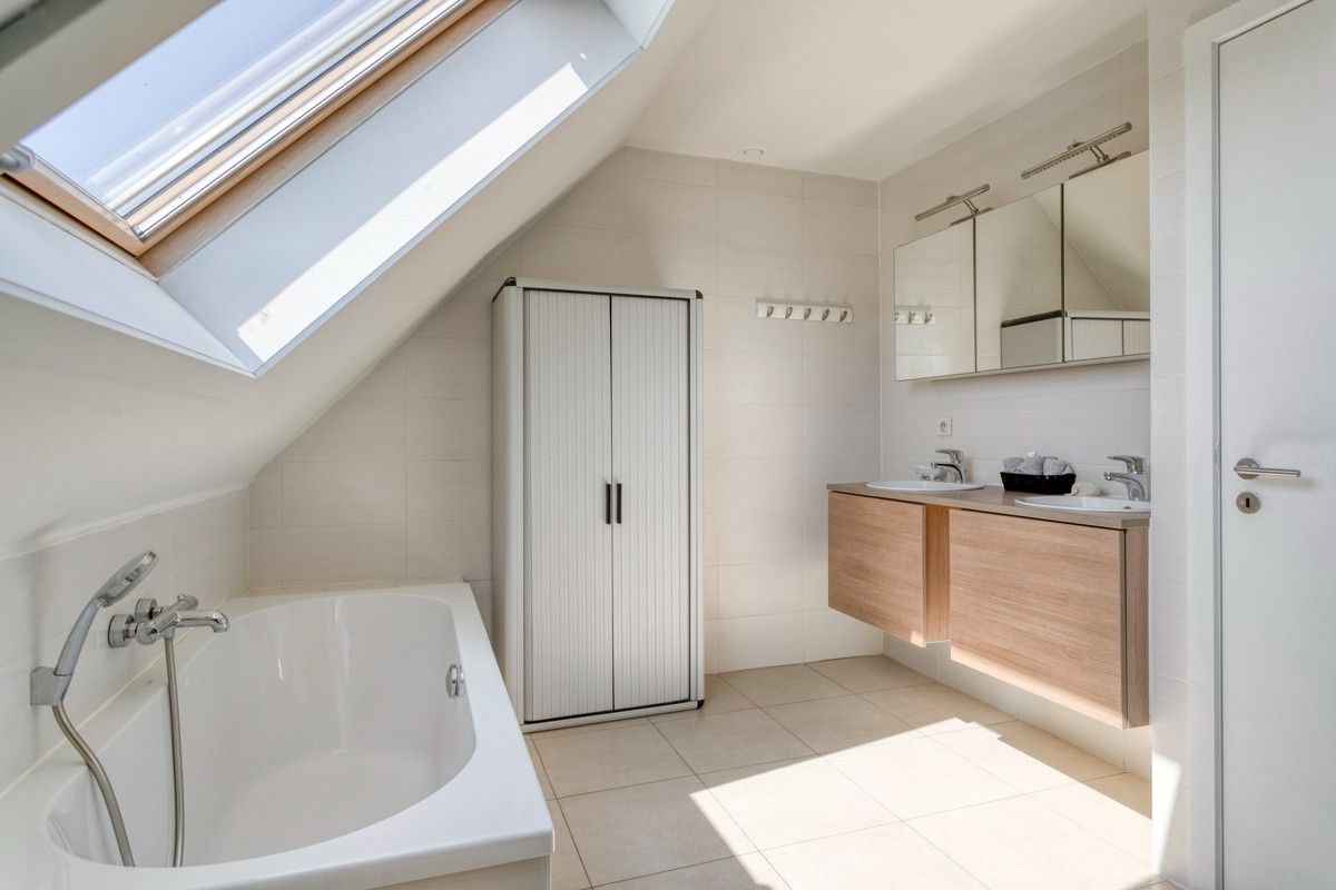 Alleenstaande woning aan de groene stadsrand van Ronse foto 15