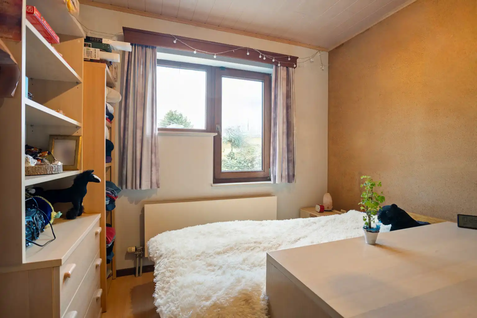 MOOIE WONING MET TUIN IN EEN RUSTIGE WIJK IN NEERVELP.   foto 20