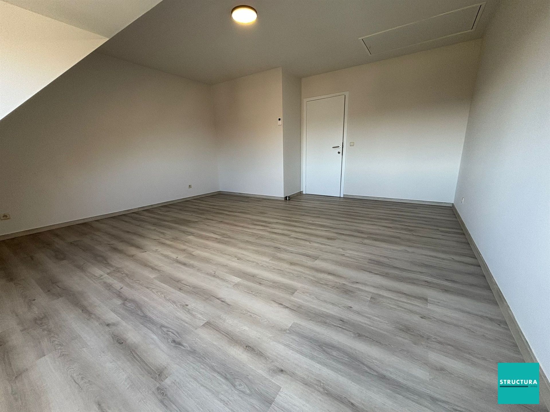 Gerenoveerd duplex appartement met ruim terras foto 13