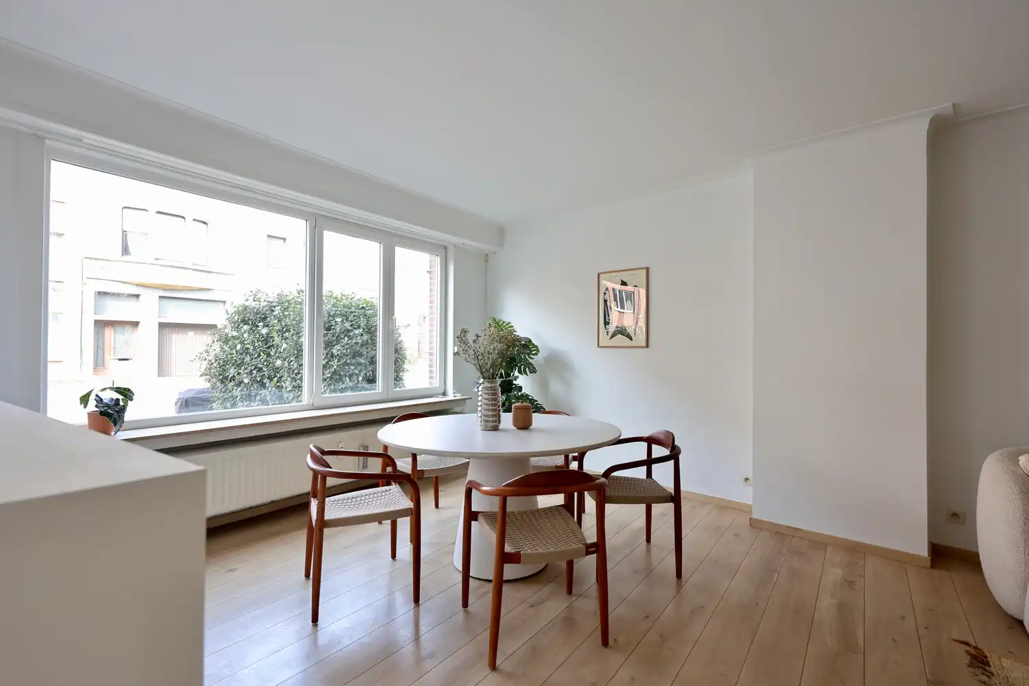 Instapklaar appartement met 2 ruime slks, tuin en parking! foto 18