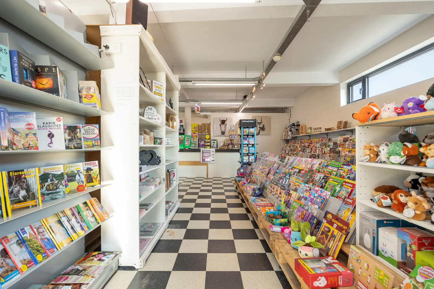 Veelzijdige handelszaak met woonst en topzichtbaarheid foto 5