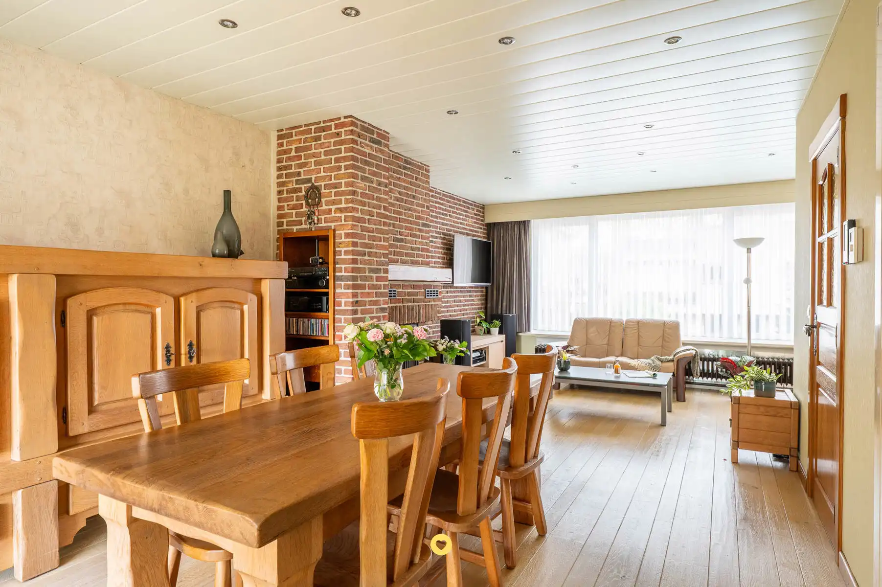 Verzorgde bel-etage met 3 slk, zuid tuin en extra garage foto 3