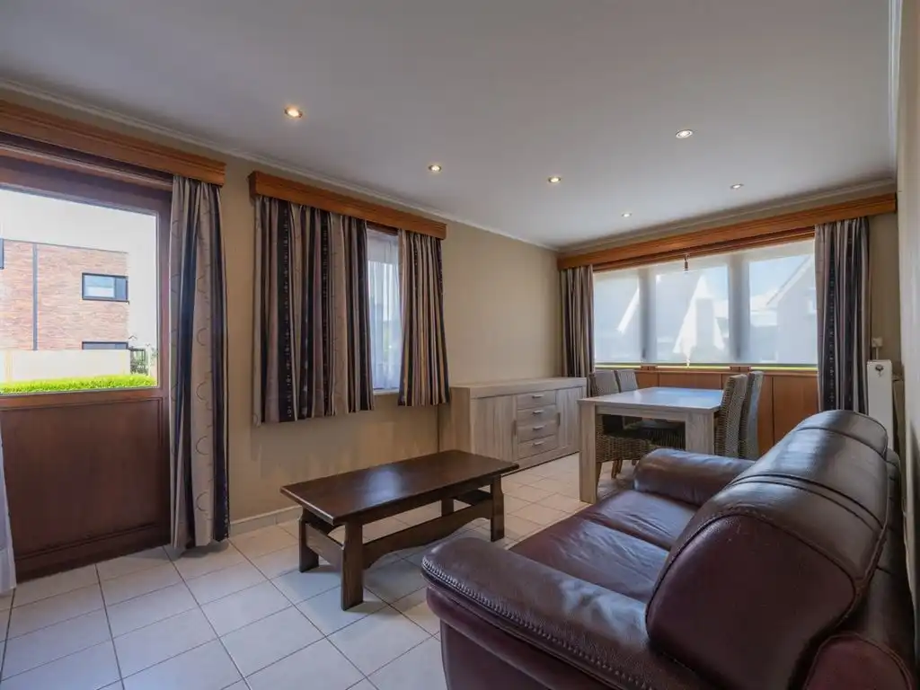 Zeer goed onderhouden vrijstaande woning met veranda en carport foto 13
