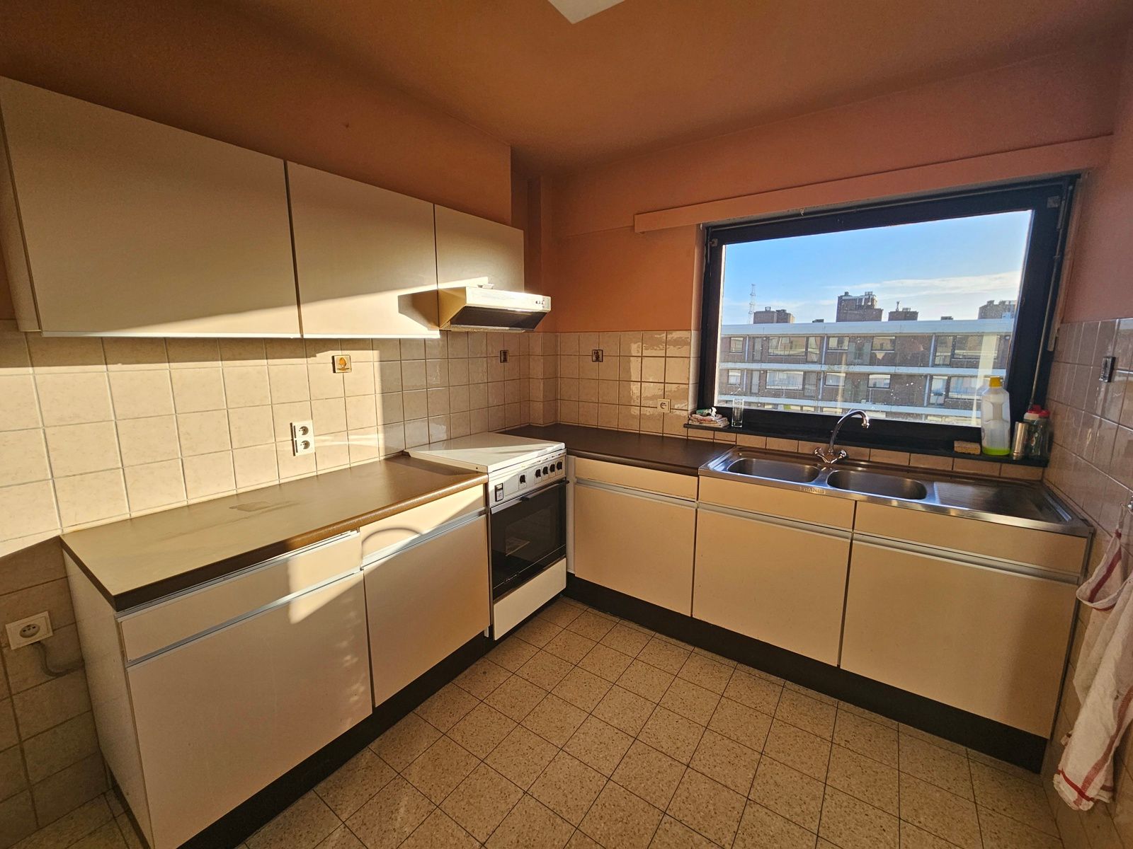 Goed gelegen appartement met 3 slaapkamers en staanplaats foto 4