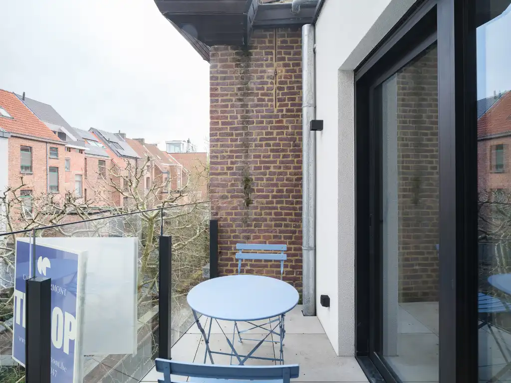 Stijlvol gerenoveerd 2-slaapkamerappartement met meerdere terrassen in het centrum van Gent foto 3