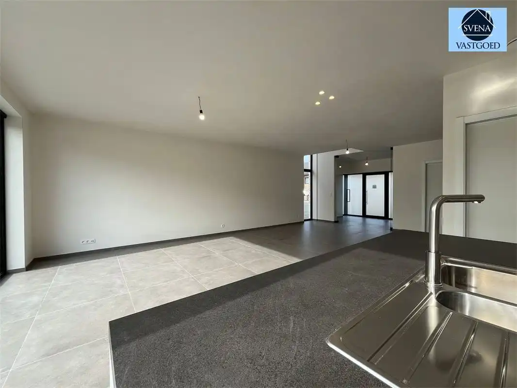 PRACHTIGE NIEUWBOUWWONING MET 5 SLAAPKAMERS foto 2